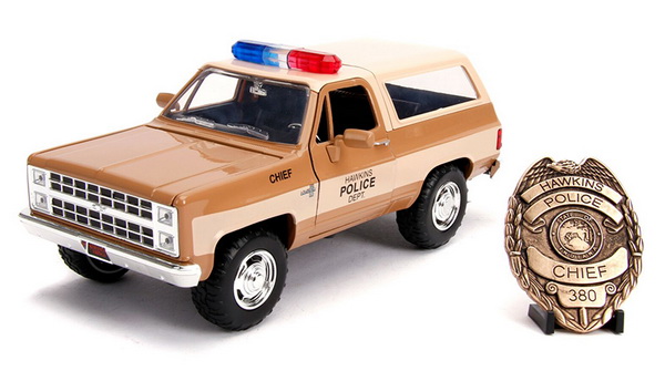 Модель 1:24 Hawkins Police Dept - Hopper's Chevy Blazer with Police Badge - Stranger Things