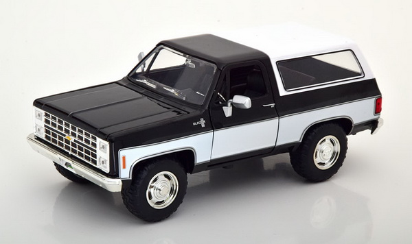Модель 1:24 Chevrolet K5 Blazer 1980 - White/black