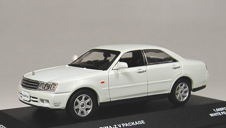Модель 1:43 Nissan Gloria Ultima-Z (WHITE PEARL)
