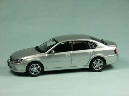 Модель 1:43 Subaru Legacy B4 - silver met
