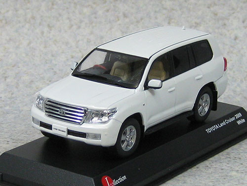 Модель 1:43 Toyota Land Cruiser 200 - white