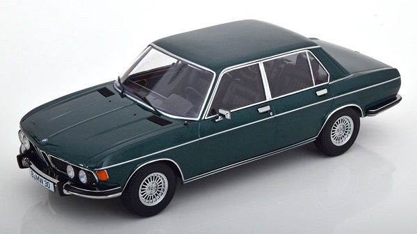 Модель 1:18 BMW 3.0S E3 2 Series - 1971 - darkgreen-metallic