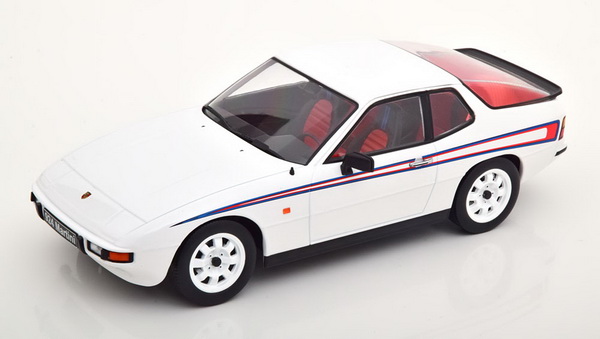Модель 1:18 Porsche 924 Martini