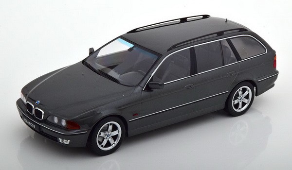 BMW 530d (E39) Touring - grey met KKDC181082 Модель 1:18