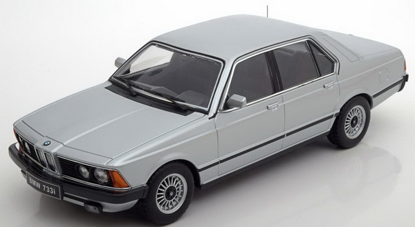 Модель 1:18 BMW 733i (E23) - silver (L.E.1000pcs)
