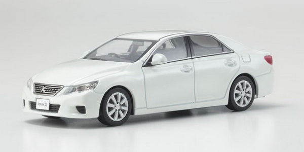 Модель 1:43 Toyota Mk X Premium (Early) - white