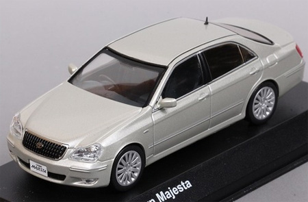 Модель 1:43 Toyota Crown Majesta - premium silver