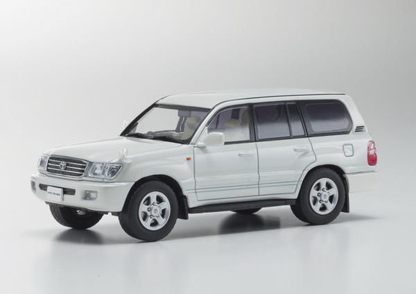 Модель 1:43 Toyota Land Cruiser 100 - pearl white