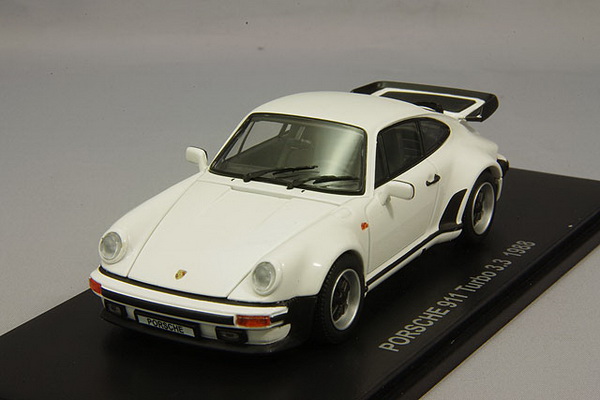 Модель 1:43 Porsche 911 (930) turbo 3.3 - white