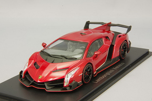Модель 1:43 Lamborghini Veneno - red met/red stripe