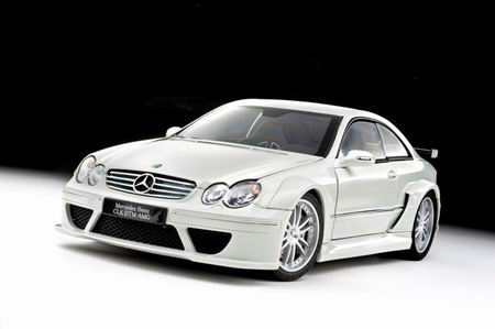 Модель 1:18 Mercedes-Benz CLK DTM AMG Coupe - white
