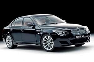 Модель 1:18 BMW M5 sedan - CARBON BLACK