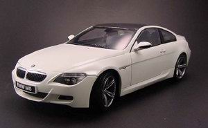 Модель 1:18 BMW M6 Coupe - alpine white
