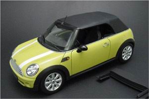 Модель 1:18 Mini Cooper Convertible (R57) - interchangeable yellow