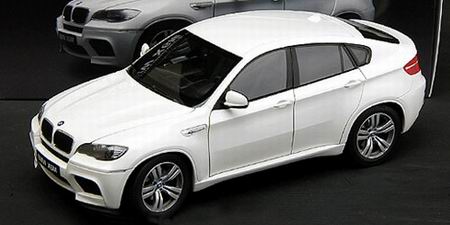 Модель 1:18 BMW X6M (E71M) - white