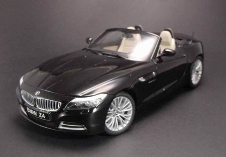 Модель 1:18 BMW Z4 (E89) - black со складывающейся крышей