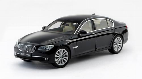 Модель 1:18 BMW 7-series (F02) Long version - citrine black