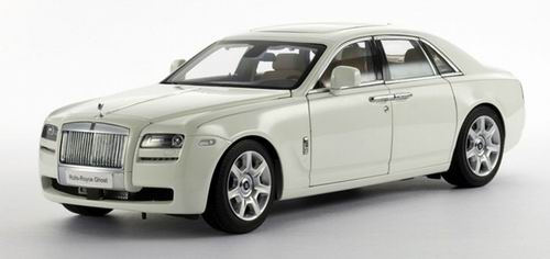 Модель 1:18 Rolls-Royce Ghost SWB (LHD) - english white II/moccasin silver