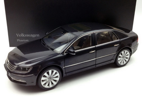 Модель 1:18 Volkswagen Phaeton (mazeppa grey)