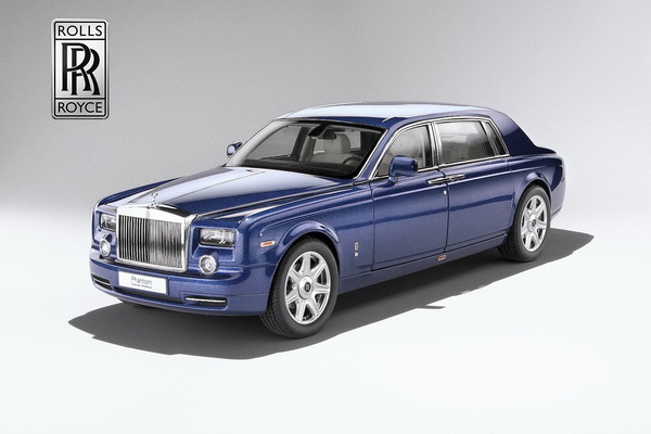 Модель 1:18 Rolls-Royce Phantom EWB - metropolitan blue