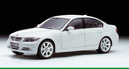 Модель 1:18 BMW 3-series (E90) - white