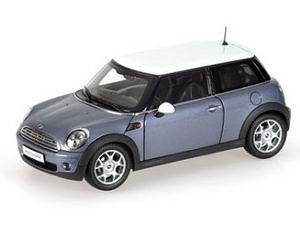 Модель 1:18 Mini Cooper (R56) - blue met/white