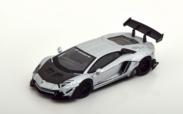 Модель 1:64 Lamborghini Aventador LB Works silver/black