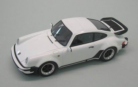 Модель 1:43 Porsche 911 3.3 turbo Coupe