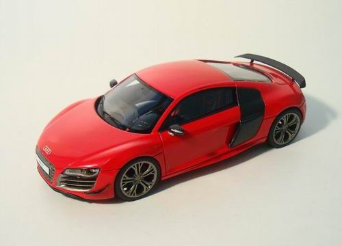 Модель 1:43 Audi R8 GT - misano red