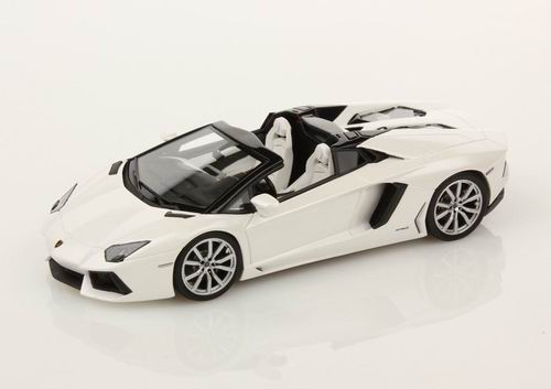 Модель 1:43 Lamborghini Aventador LP 700-4 Roadster - canopus white