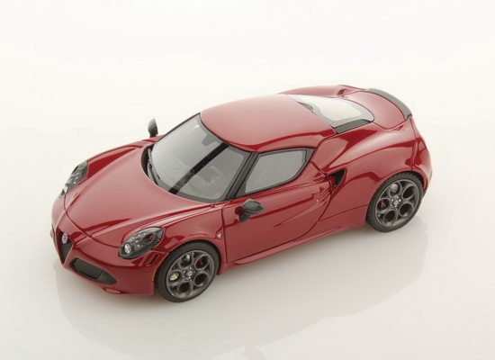 Модель 1:43 Alfa Romeo 4C Launch Edition Geneva
