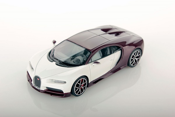 Bugatti Chiron - red carbon/glacier