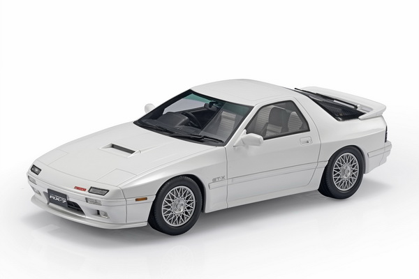 Модель 1:18 Mazda RX-7 1989 - white