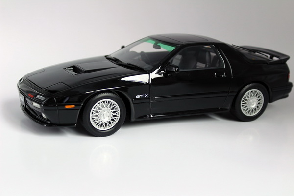 Модель 1:18 Mazda RX-7 1989 - black