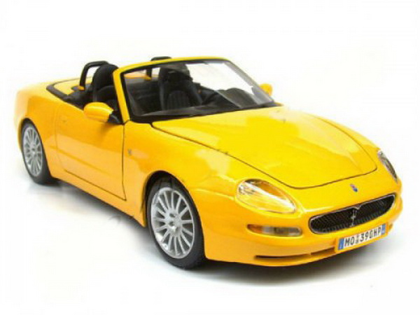 Модель 1:18 Maserati Spyder - yellow