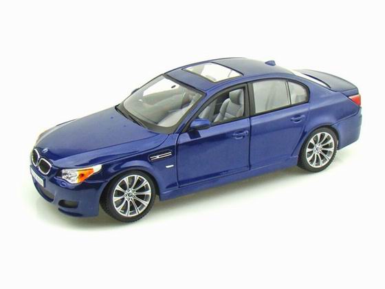 Модель 1:18 BMW M5 - Metallic Blue