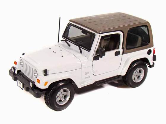 Модель 1:18 Jeep Wrangler Sahara - white
