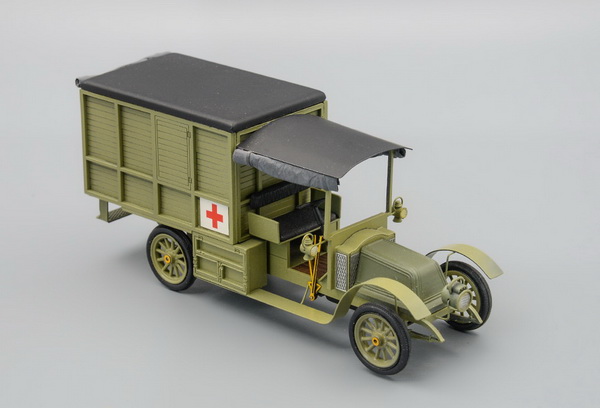 Модель 1:43 Renault EE (1915) санитарный фургон, зеленый
