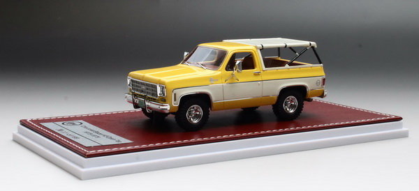 Модель 1:43 Chevrolet Blazer K5 Open Top - yellow/white (L.E.199pcs)