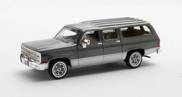 Chevrolet Suburban 1981 - grey/silver