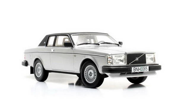 Модель 1:18 Volvo 262C Bertone - silver