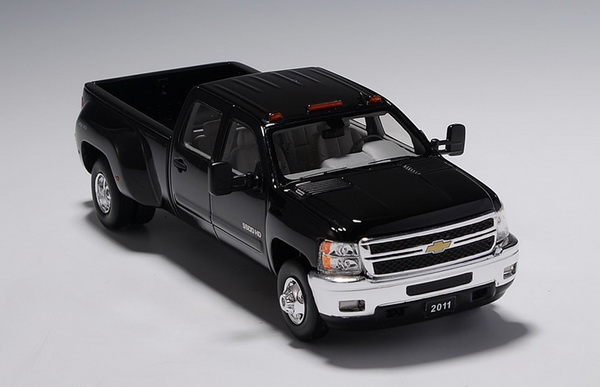 Модель 1:43 Chevrolet Silverado 3500 HD Big Dooley - black
