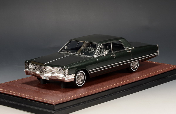 Chrysler Imperial Lebaron - 1968 - Forest Green Metallic GLM138101 Модель 1:43