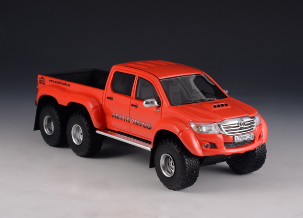 toyota hilux at44 6x6 arctic truck - orange-red GLM300901 Модель 1:43