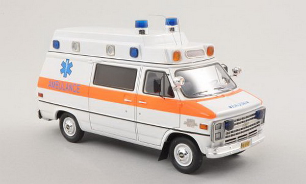 chevrolet g30 wheeled coach ambulance MX20302-391 Модель 1:43