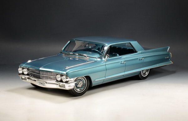 Модель 1:18 Cadillac Sedan Deville - 1962 - San Remo Turquoise Metallic