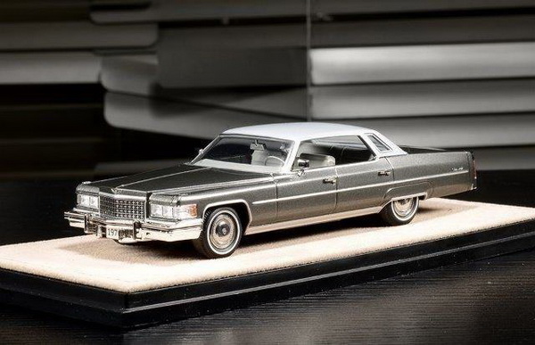 Cadillac Sedan Deville - georgian silver met (L.E.199pcs)