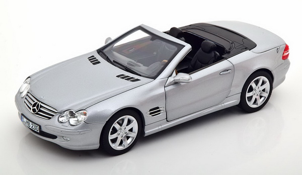 Модель 1:18 Mercedes-Benz SL 500 (R230) Cabrio - silver