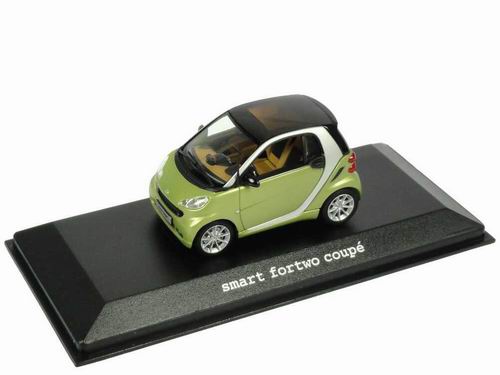 Модель 1:43 Smart Coupe (C451 MOPF) - light green matt