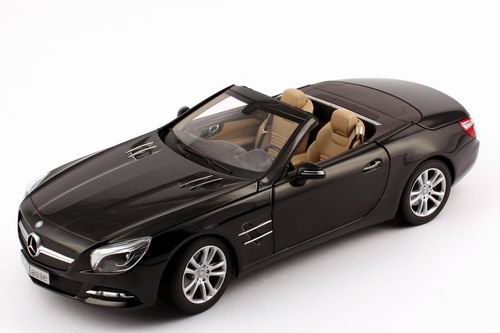 Модель 1:18 Mercedes-Benz SL (R231) - black
